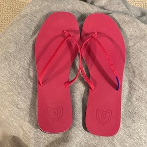 Gently used (worn only once) Rothy’s flip flops